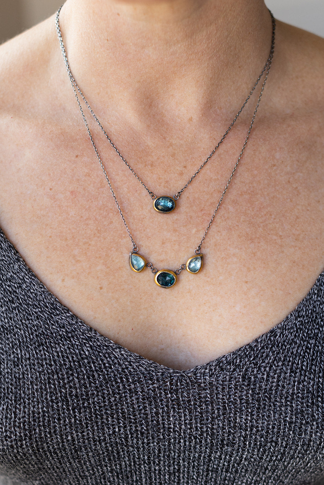 Three Stone Rim Necklace