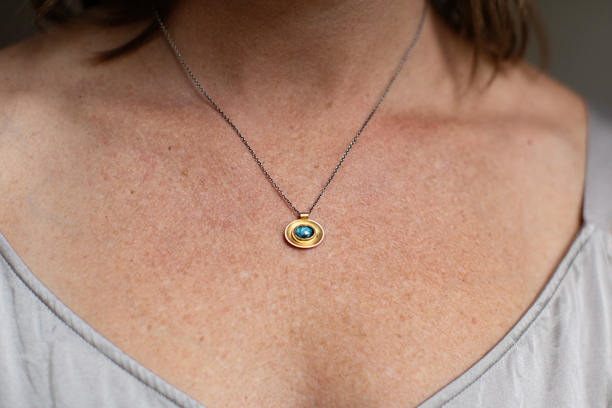Oval Well Necklace