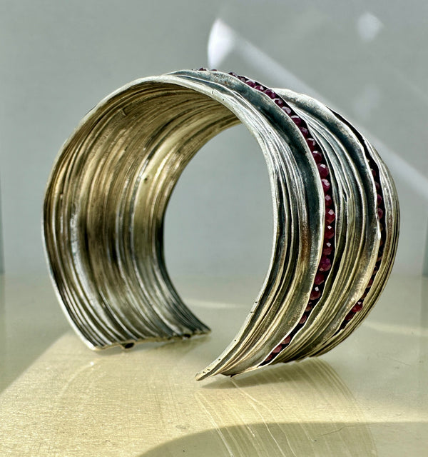 Traditional Ribbed Cuffs Ribbed Cuff with Grooves - AUSTIN TITUS STUDIO