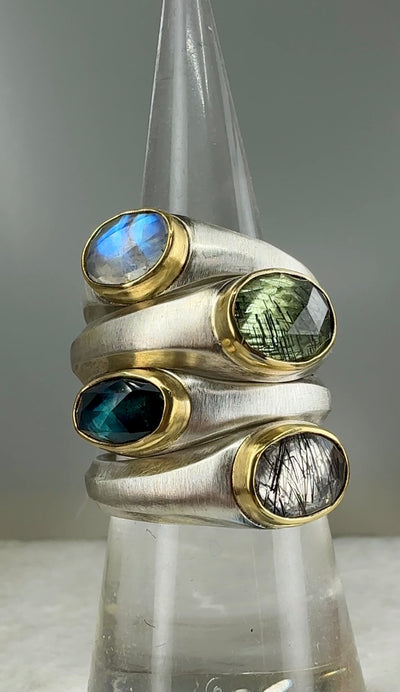 Ridge Ring in Mixed Metals
